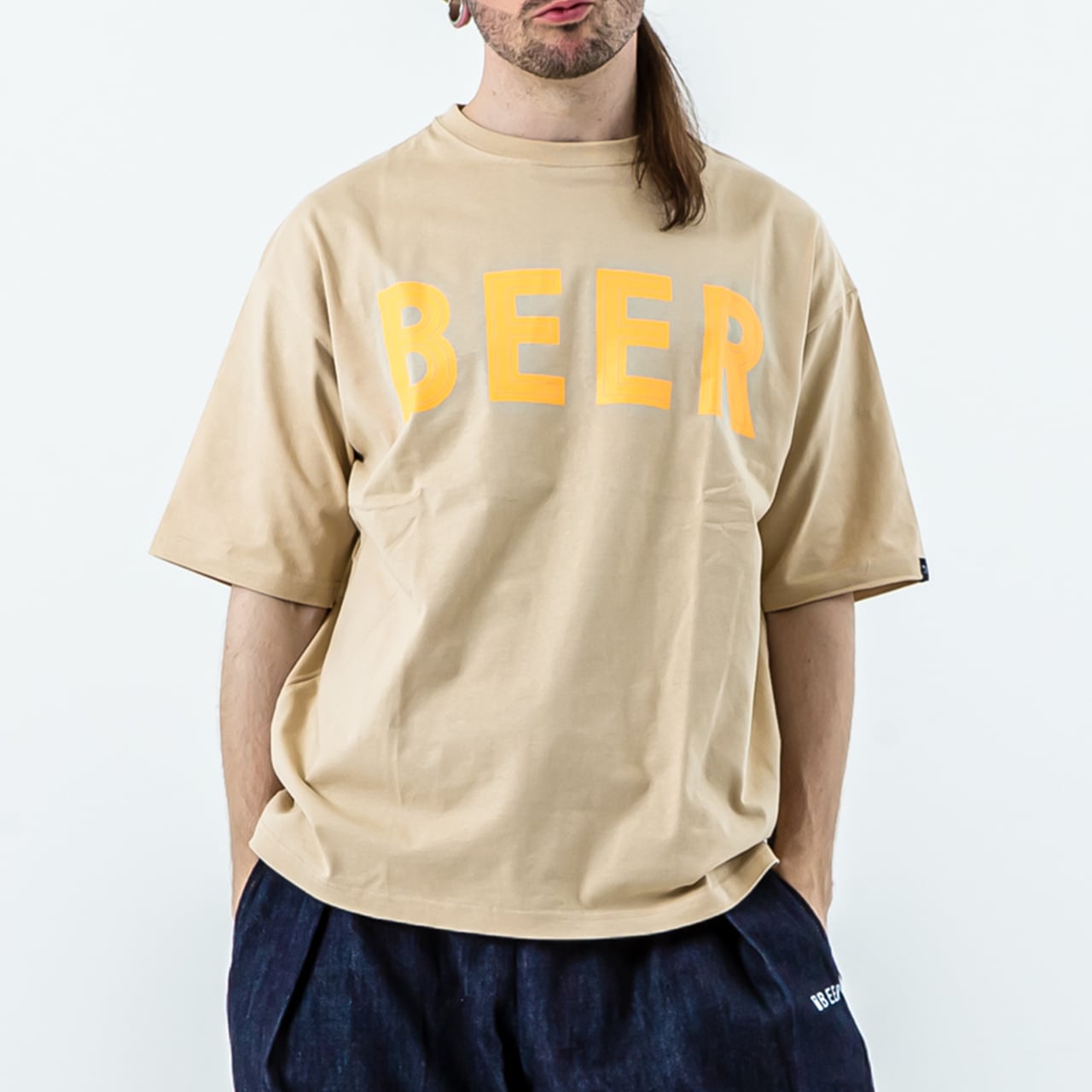 BEER 蛍光ロゴT ベージュ | BEER