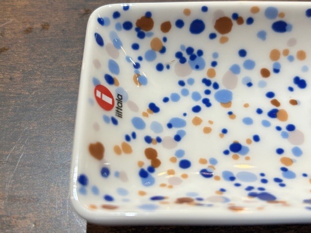 ｲｯﾀﾗ  iittala ﾍﾚ A7ﾌﾟﾚｰﾄ 7x10cm ﾌﾞﾙｰﾌﾞﾗｳﾝ  [カラー: ブルーブラウン]