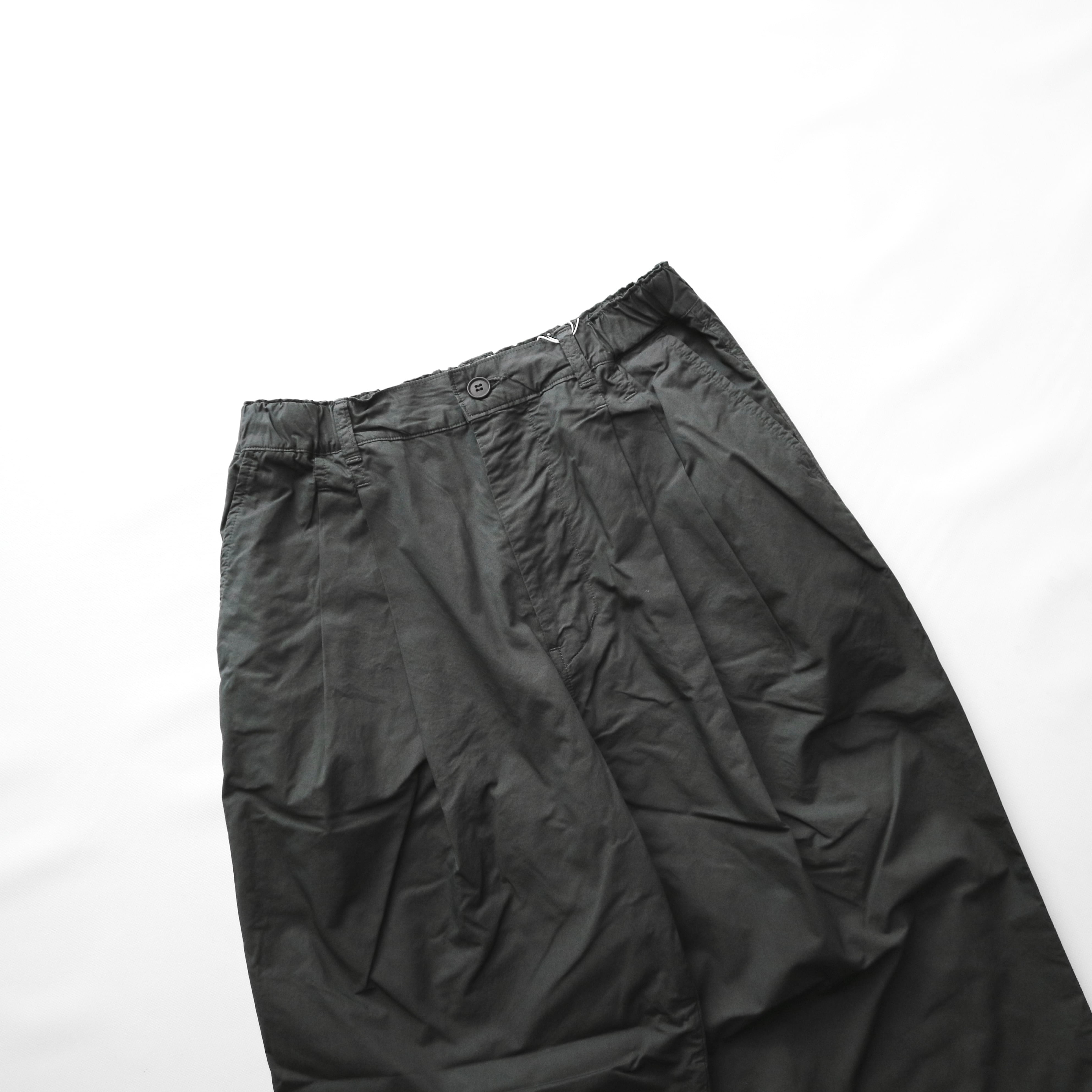 STILL BY HAND スティルバイハンド】GARMENT DYED 2TUCK MIDDLE STILL BY HAND スティルバイハンド】GARMENT DYED 2TUCK MIDDLE