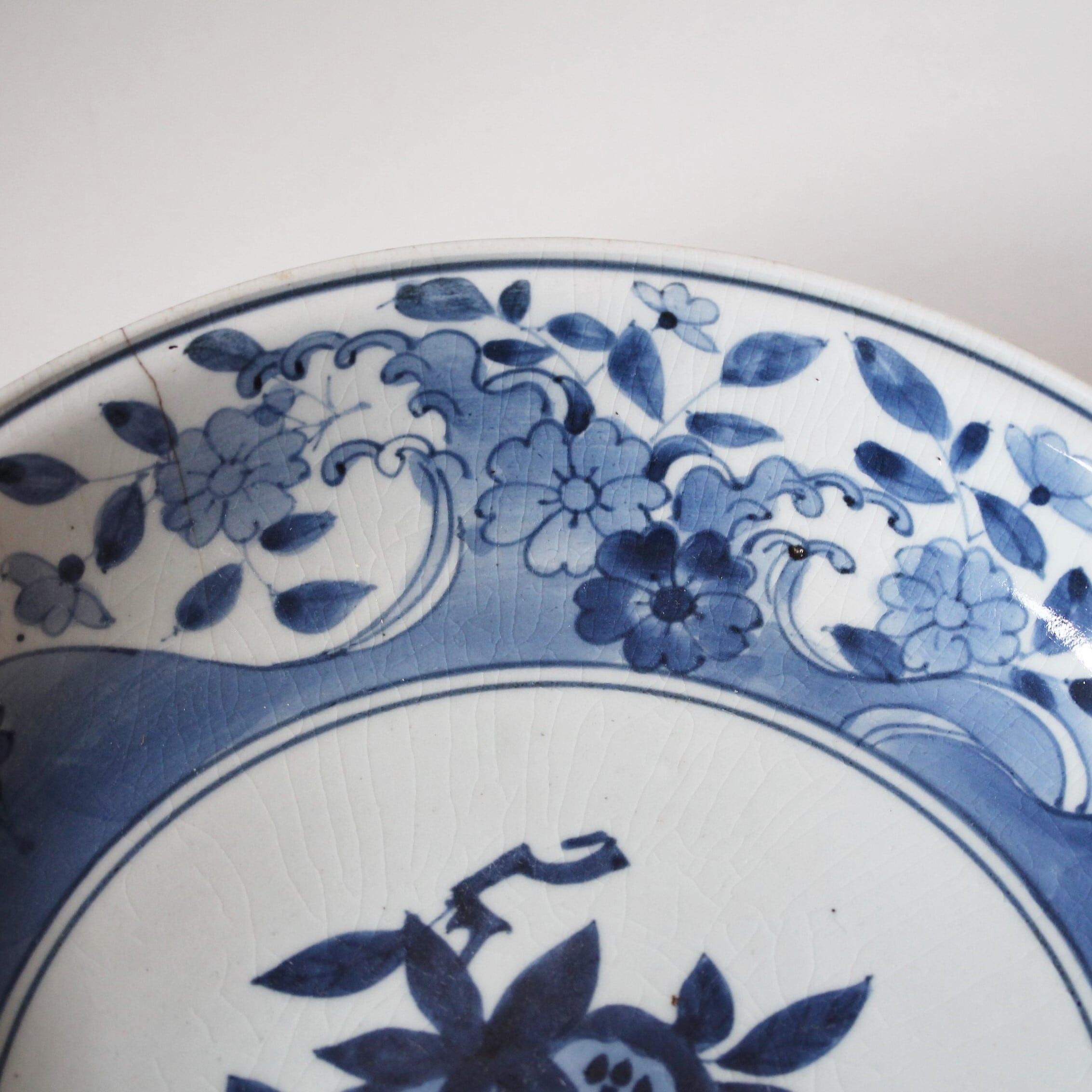 古伊万里染付柘榴花筏文大皿 d31.6cm　Imari Blue and White Large Dish, Design of  Pomegranates and Sakura Cherry Blossom Petals Floating on Waves　17th-18th C