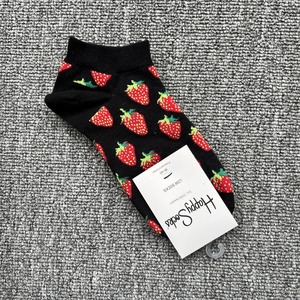 【予約商品】22〜24cm 靴下 いちご柄 靴下 くるぶしソックス