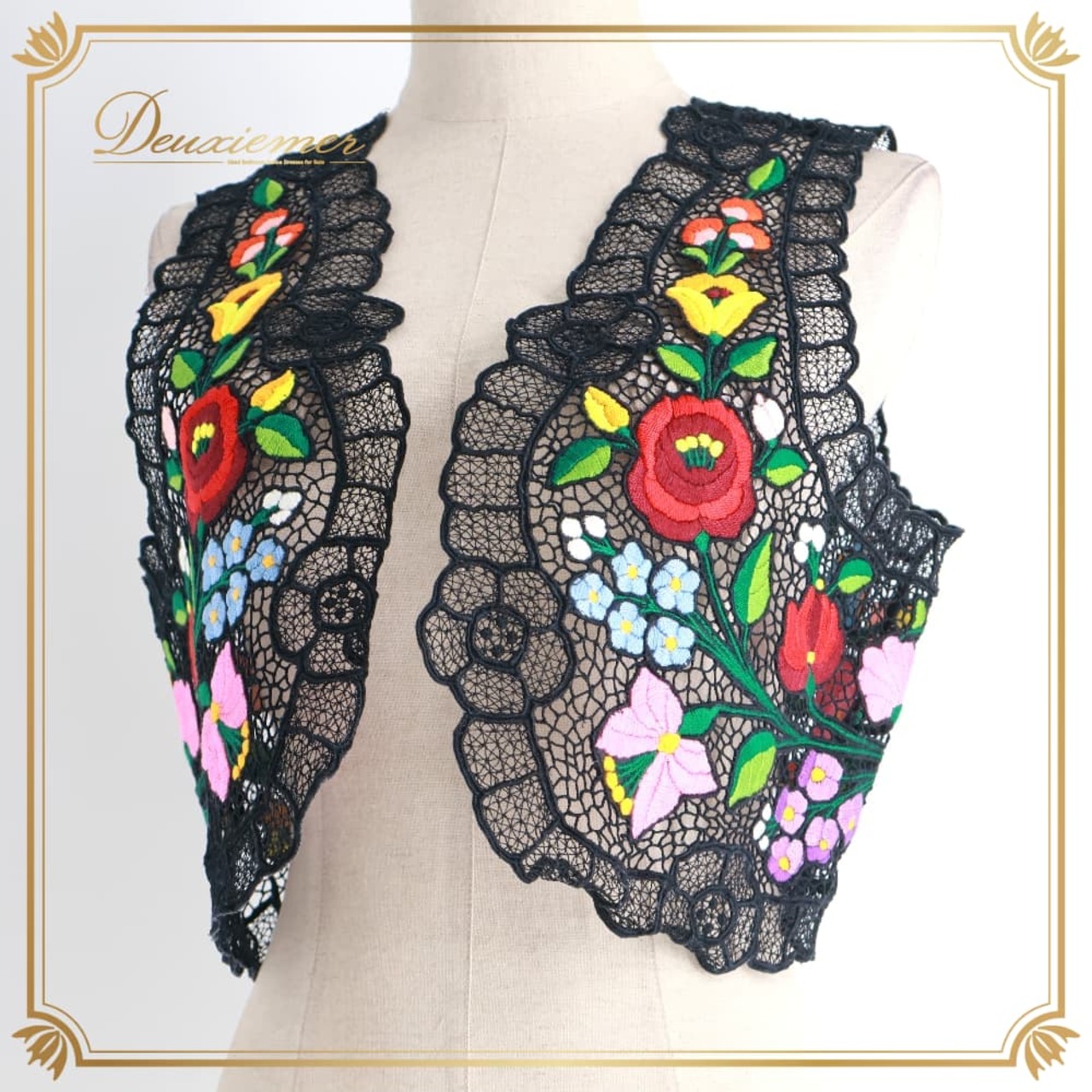 フォークダンス 衣装 ベスト ブラック系 花 刺繍 カラフル ハンガリー製 レース 華やか 黒 緑 赤 黄 青 かわいい ダンス衣装 イベント 練習 レッスン おしゃれ チロリアン グリーン系 レッド系 イエロー系 ブルー系 ピンク系 オレンジ系