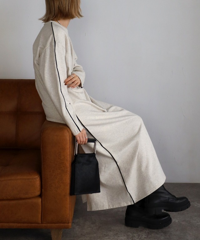 配色パイピングスウェットワンピース