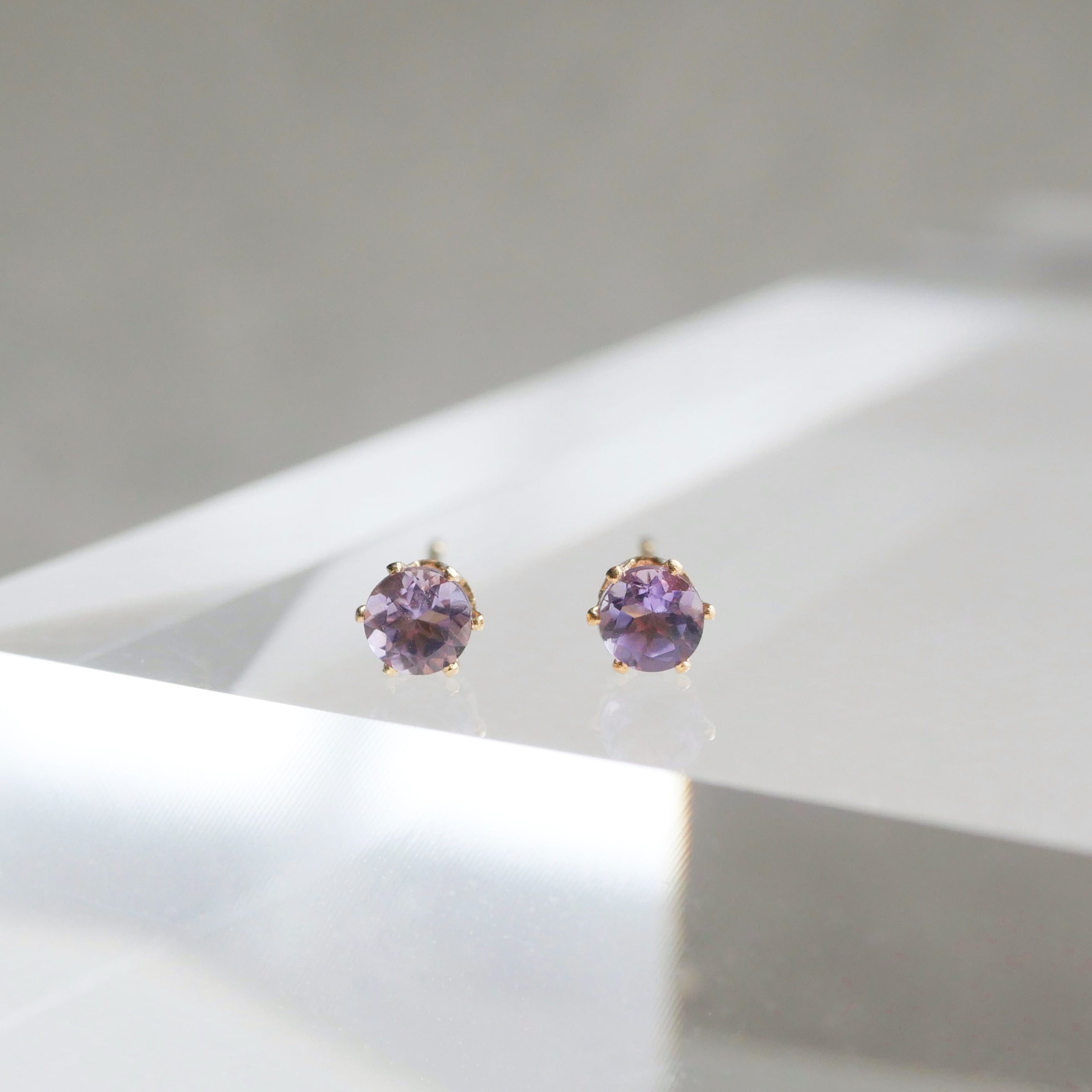紫の輝き】アメジスト 一粒ピアス 3mm 2月誕生石 サージカル