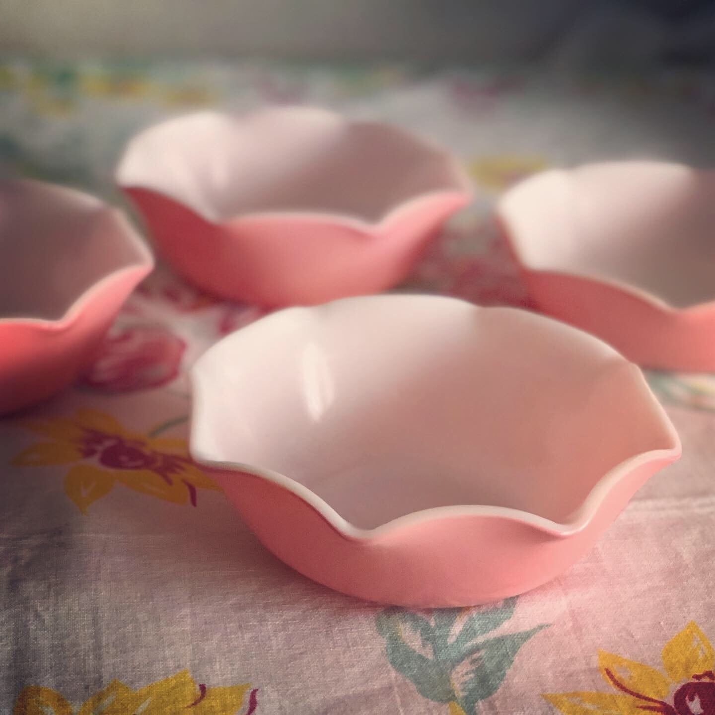 ヘーゼルアトラス リップル ピンクボウル 4個セット | antique fan