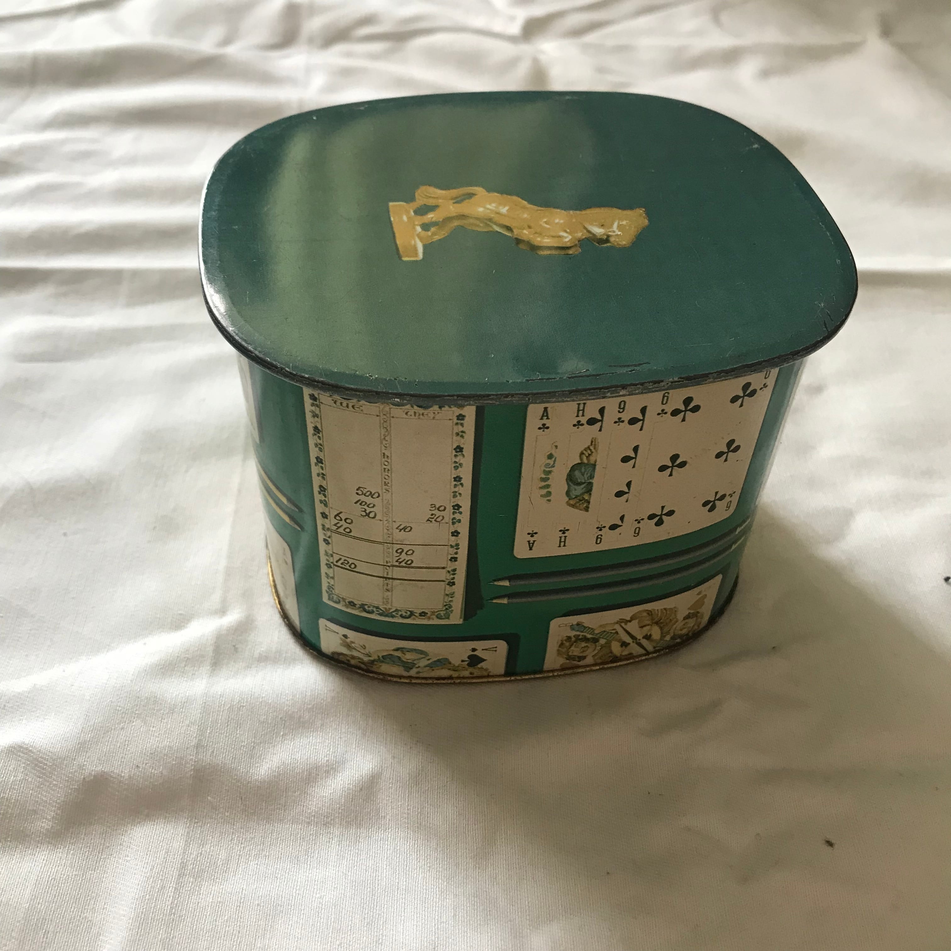 トランプ柄の缶