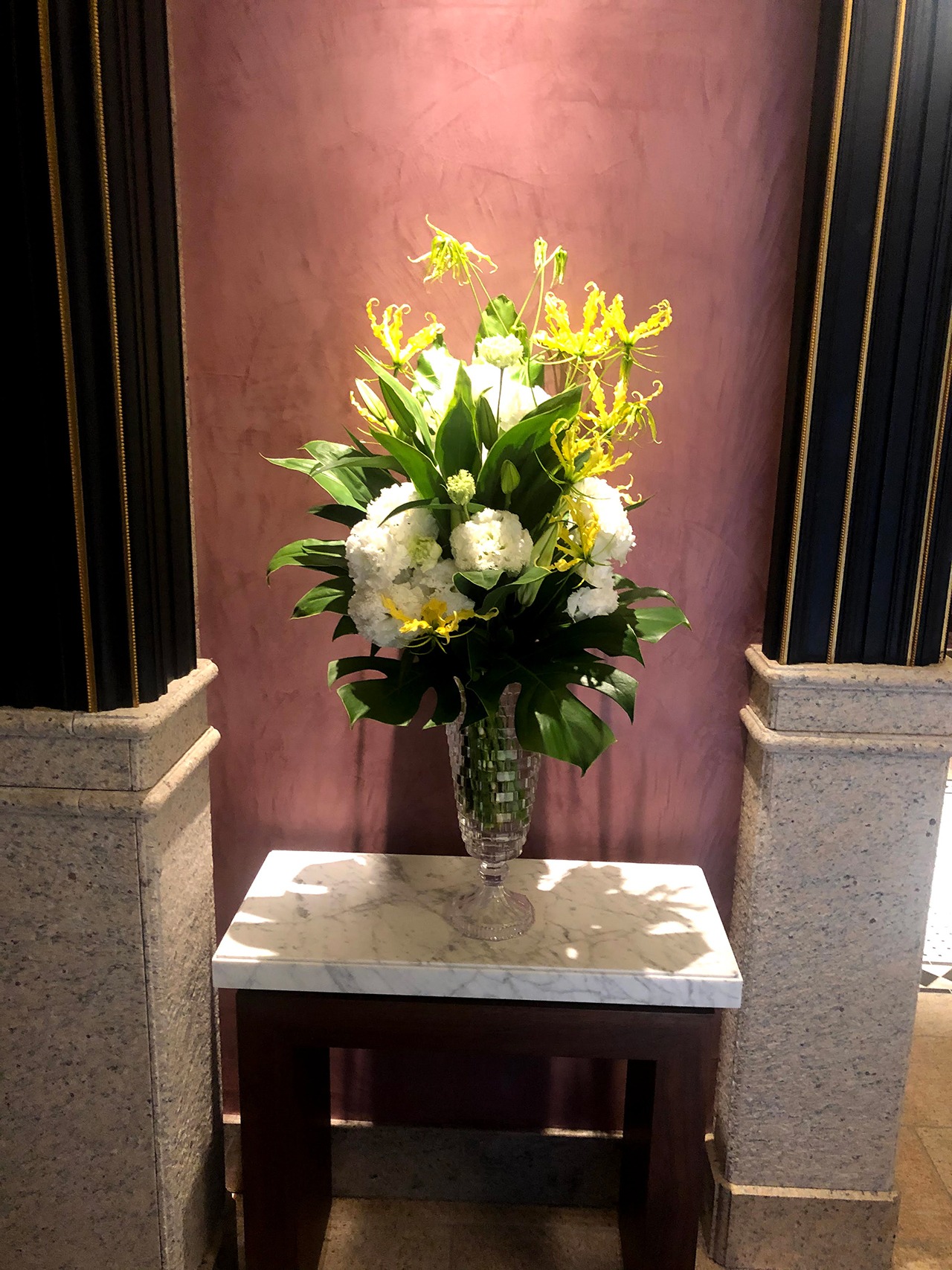 受付のお花【市内配達商品】