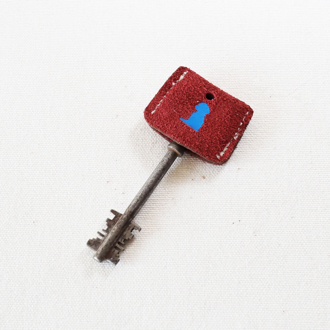 一点もの｜レザー キーキャップ｜Leather Key-cap(R)｜レギュラーサイズ｜クリムゾンレッド"トイプ―"-ブルードッグ｜007