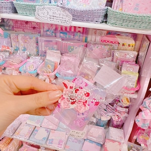 【R7】42-21チャーム付きプチシール帳キーホルダー(台紙6枚)