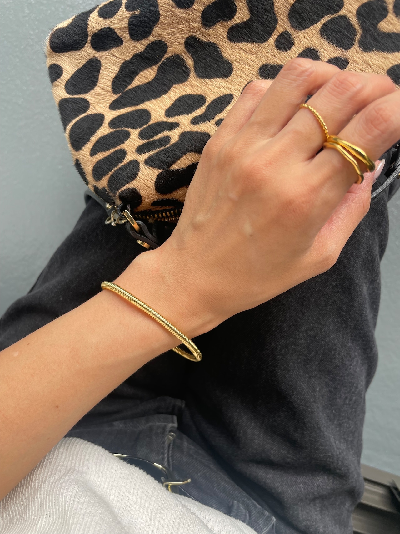sleek wave bangle