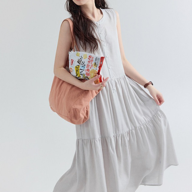 sleeveless tiered dress