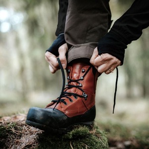 Lundhags ルンドハグス PARK PEACAN  Vibramアウトソール トレッキングブーツ ハイキングブーツ  プルアップレザー製 Arneflex?インソール