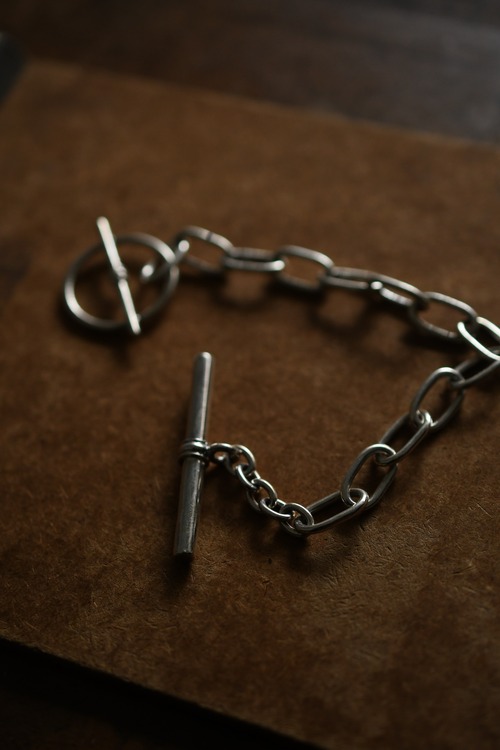 OVAL CHAIN CIRCLE T BAR BRACELET