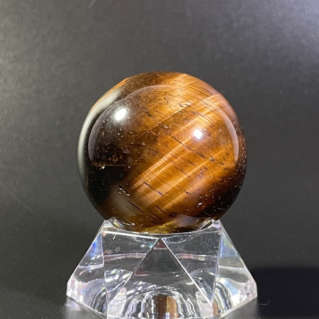 天然石タイガーアイ スフィア ねこ！猫耳？ 6センチ 木製台座付き