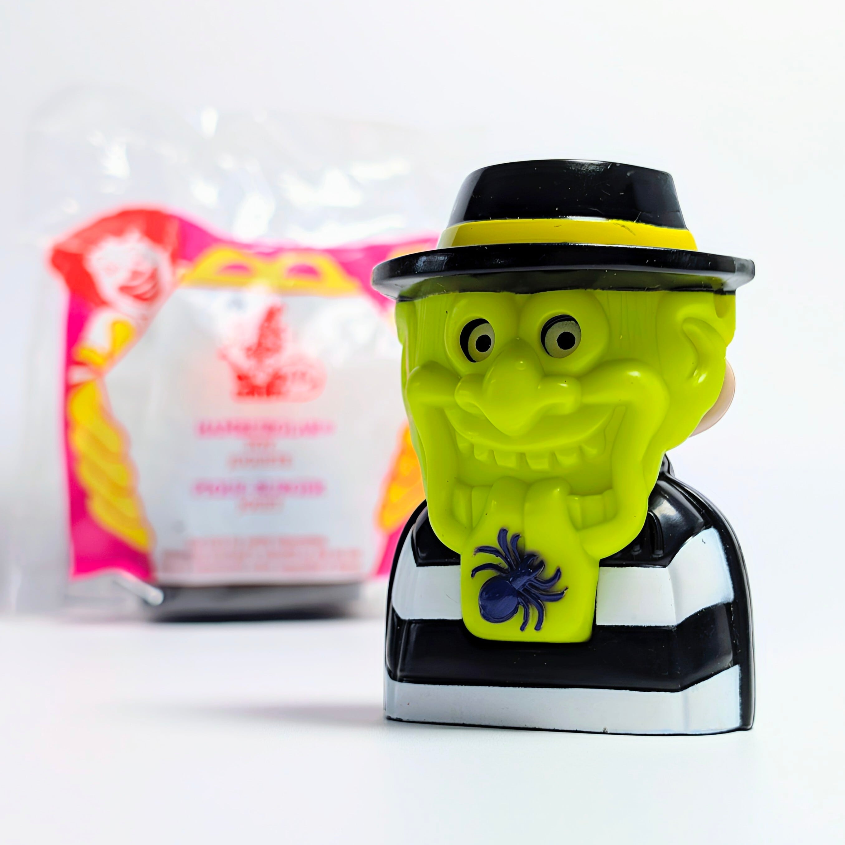 ☆ DEADSTOCK / VINTAGE 1998☆【 McDonald's ( マクドナルド ) 】1998年海外マクドナルドミールトイ『 Haunted Halloween ホーンテッド・ハロウィン 』ハンバーグラー 未開封 / キャンディディスペンサー / ハッピーミール 〚アメリカン雑貨 アメトイ〛