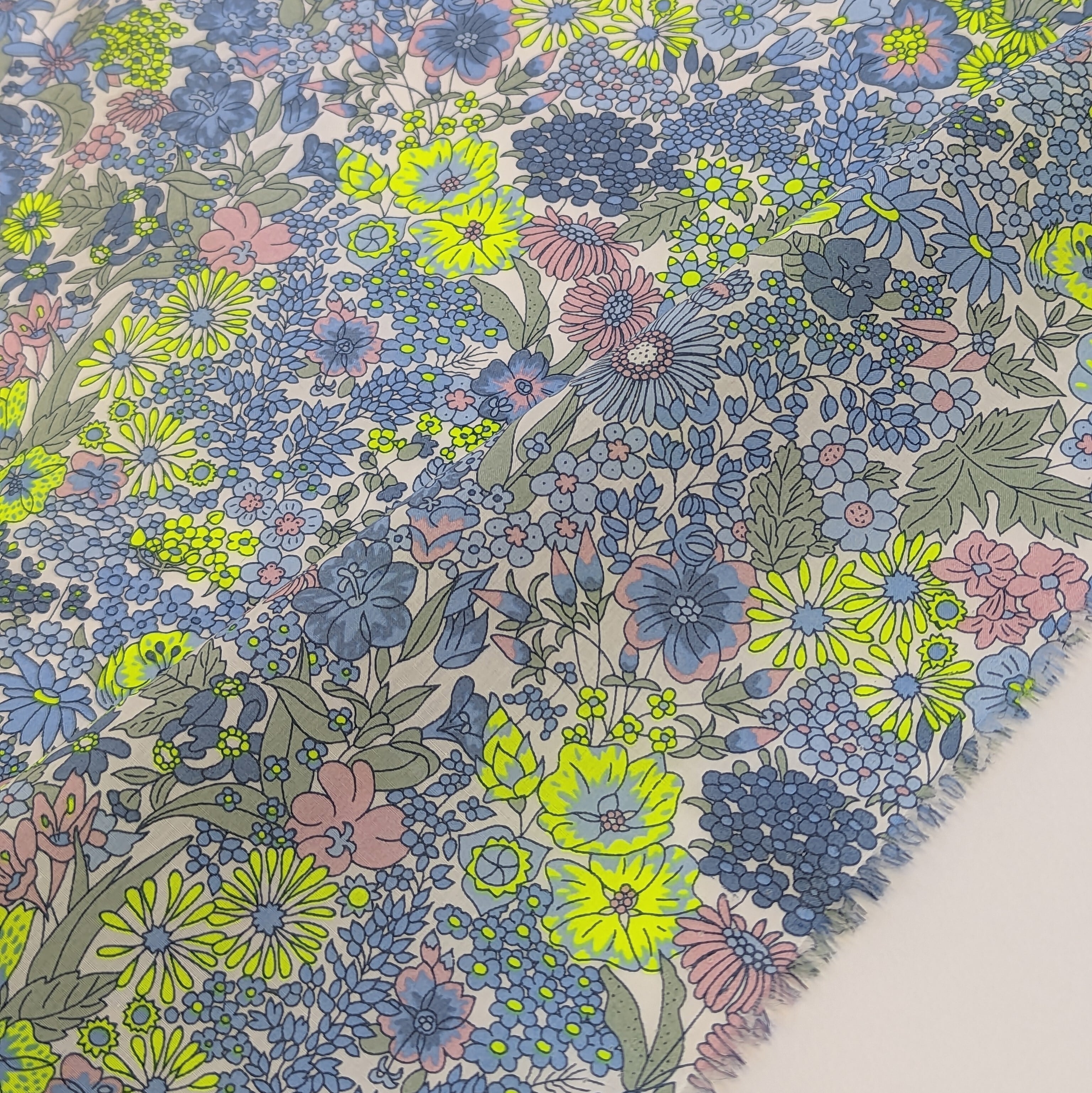 LIBERTY☆マーガレットアニー ダークネイビー リボンスカーフ LIBERTY☆マーガレットアニー ダークネイビー リボンスカーフ