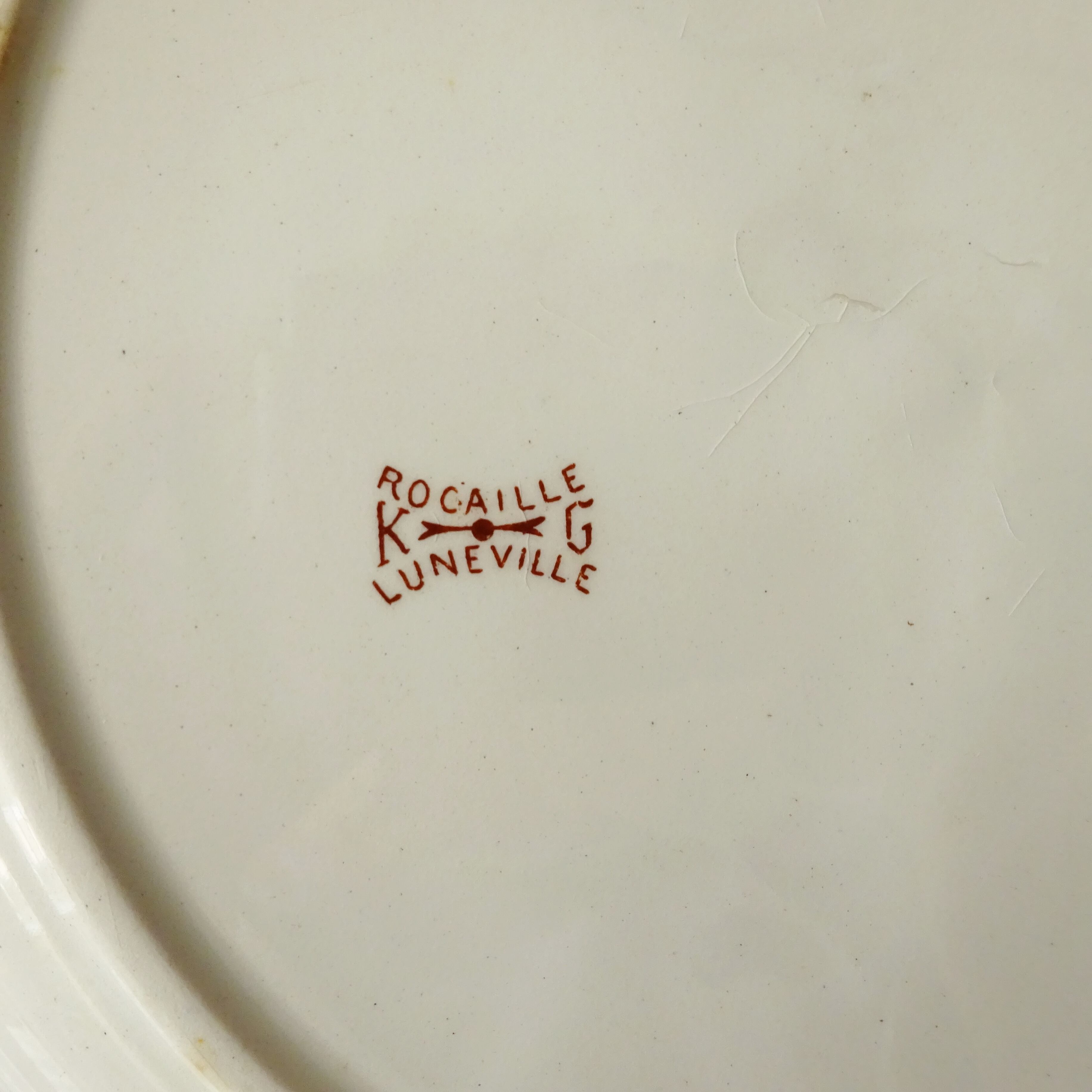 KG Lunéville  modèle《Rocaille》Assiette plate (B)