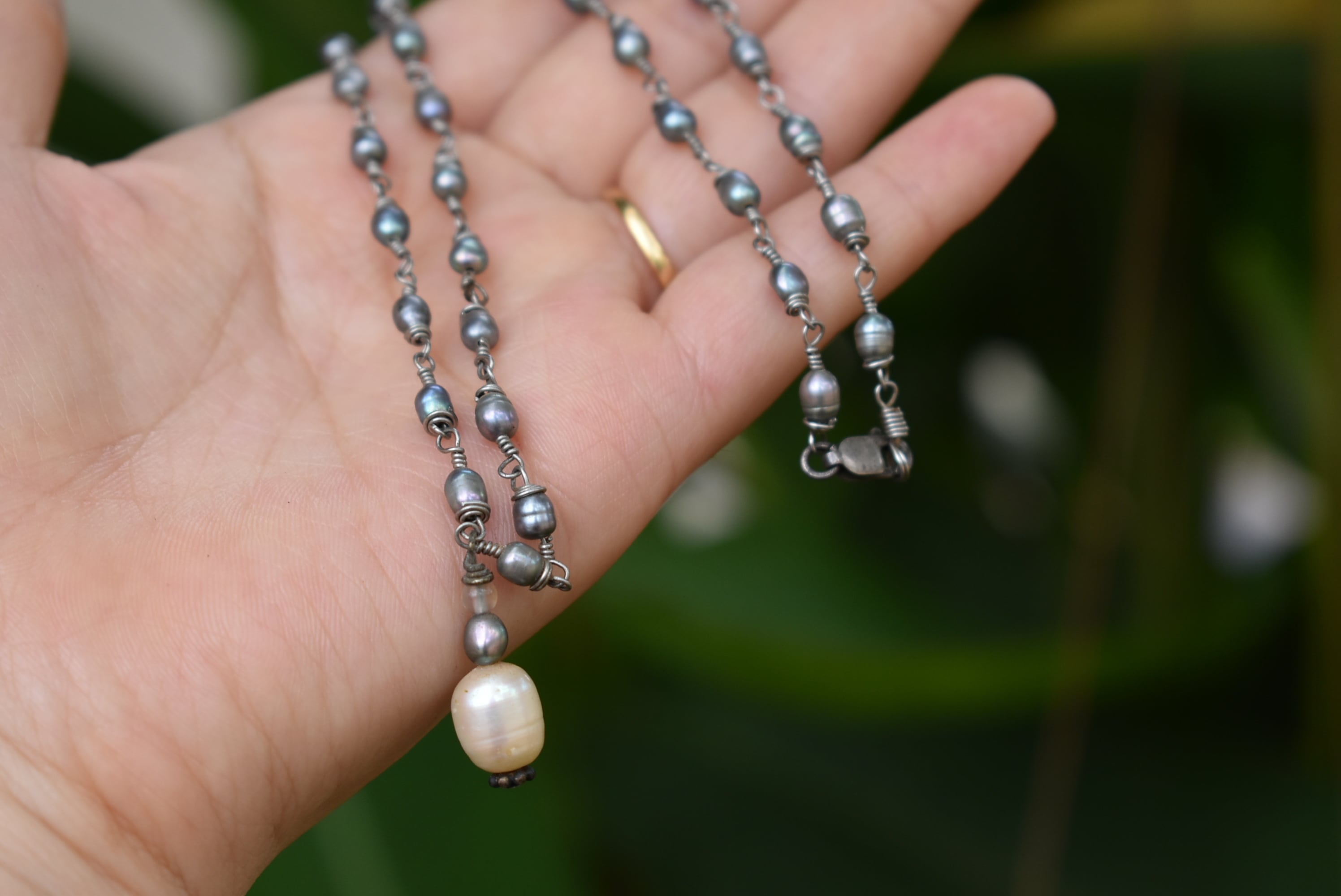 黒真珠レア★ブラックパール アンティークワイヤーネックレス