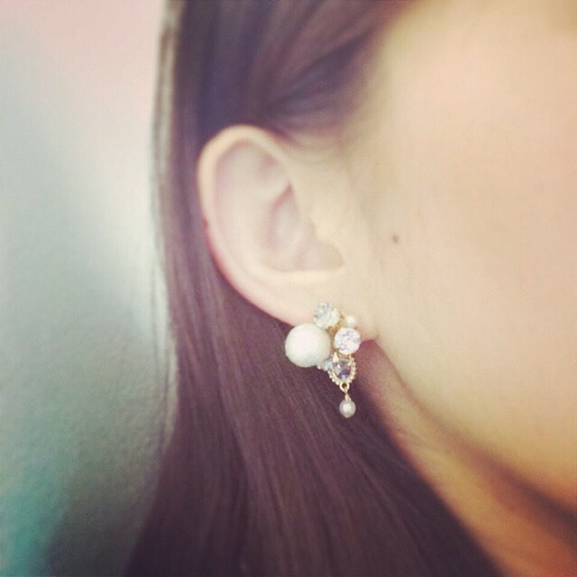 バックキャッチのコットンパールピアス Violuka
