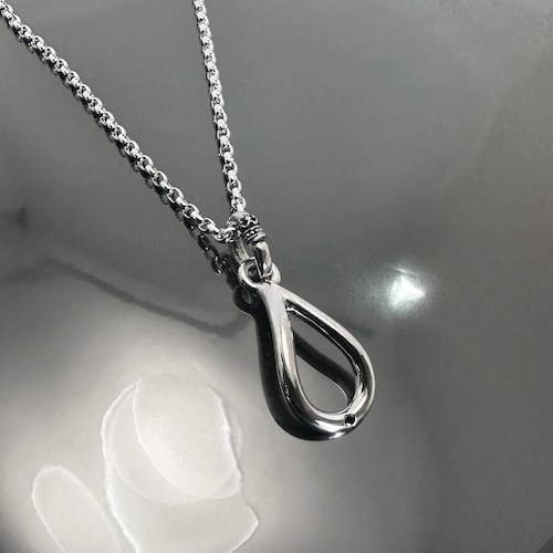 OPEN TEARDROP with BLACK DIAMOND NECKLACE / オープンティアドロップブラックダイヤモンドネックレス