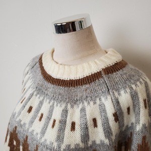 【USED】KUTIRセーター冬　可愛い　美品