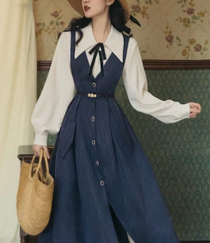 上品ネイビーレイヤード風ワンピース|大人フェミニン春デート服