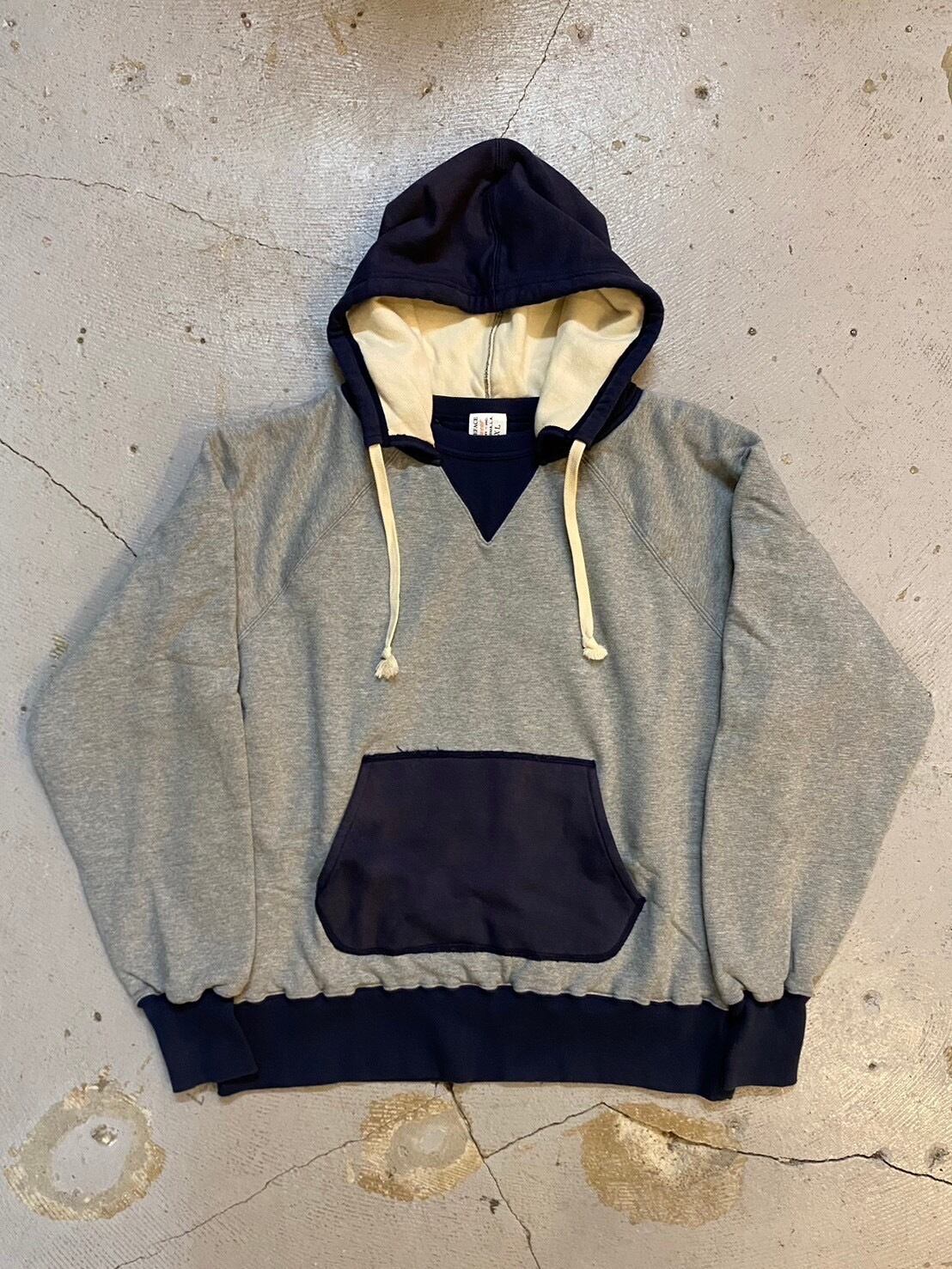 THREEFACE TWO TONE AUN FADED HOODIE