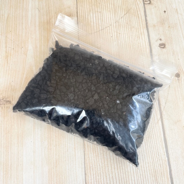 化粧砂に！デコジャリ[ダークブラック] 200g / 国内産