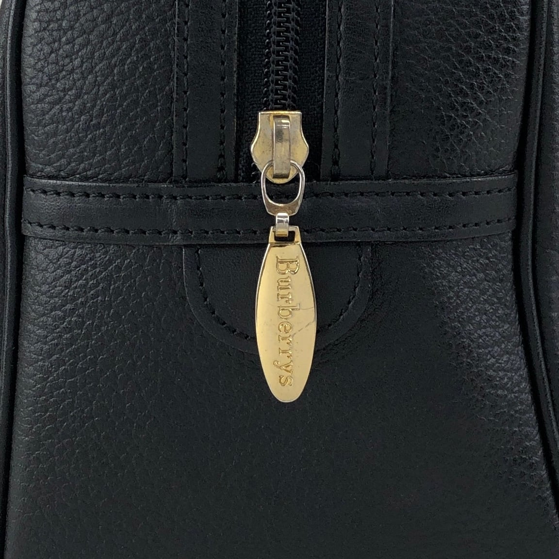 BURBERRY バーバリー ハンドバッグ ブラック 型押しロゴ レザー