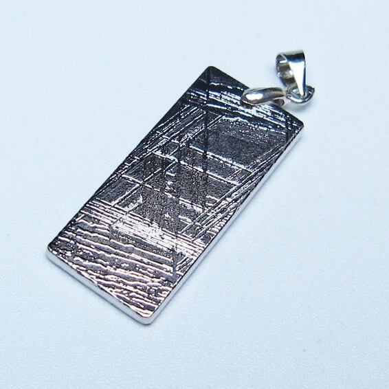 ギベオン ペンダント 隕石 メテオライト 一点物 おまかせ便 112-13454