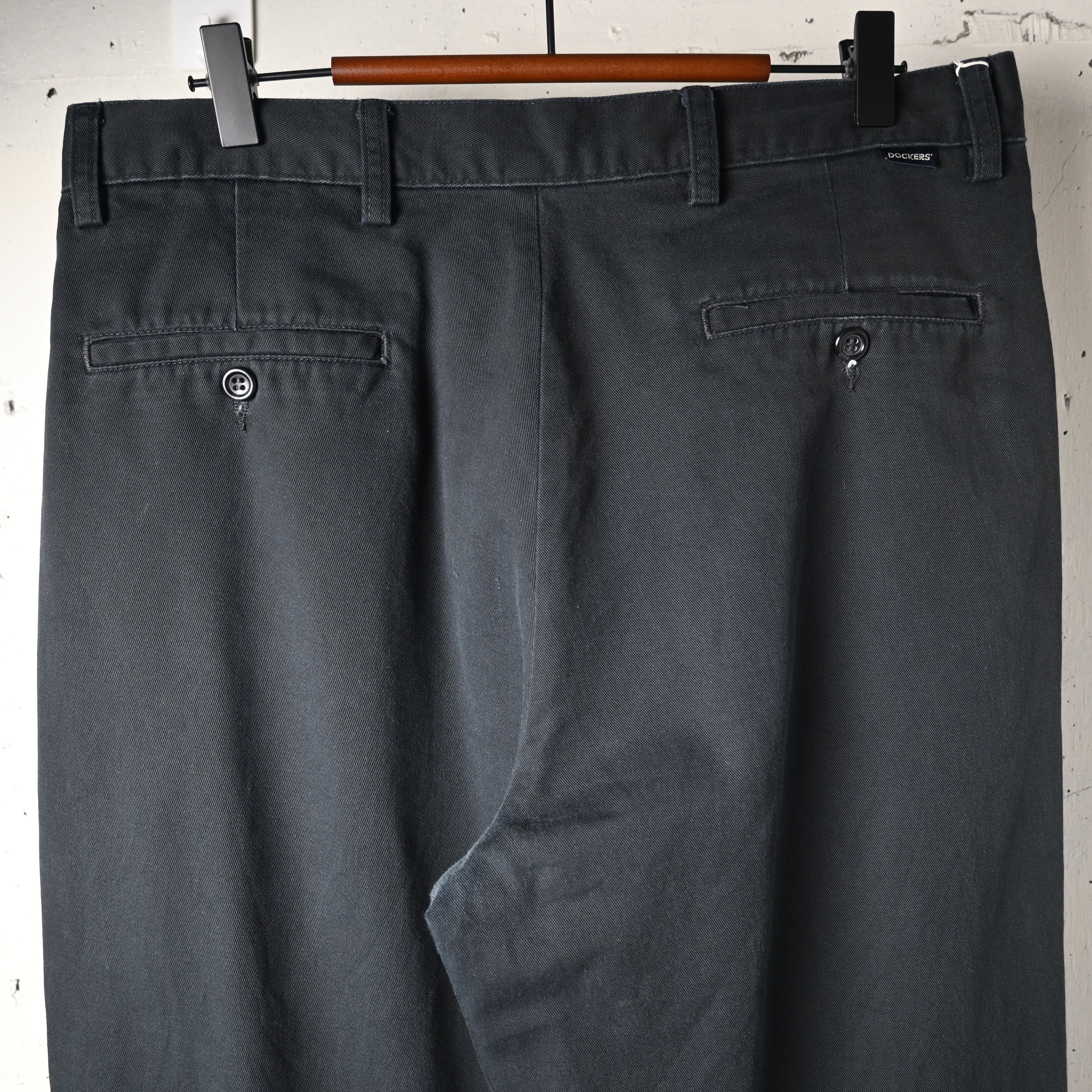 W34L32 ] DOCKERS Dominica製 Two Tuck Chino Pants , Black | 広島