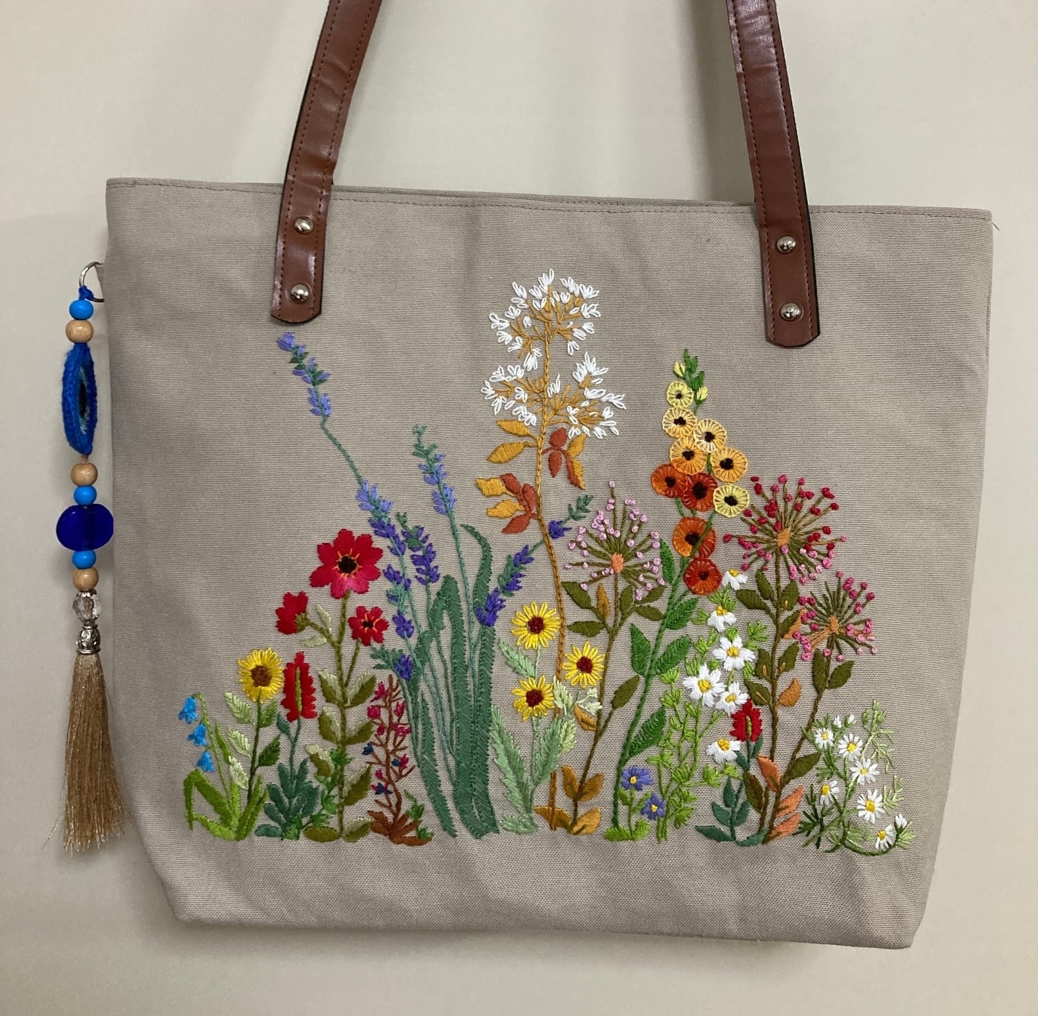 【再入荷1点のみ】シリアの本当の春を祝います!手刺繍トートバッグ〜春の花〜