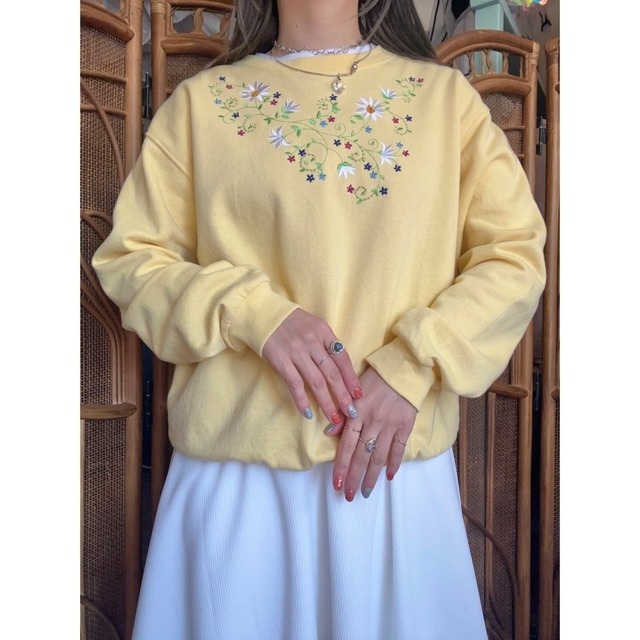 flower embroidery sweat