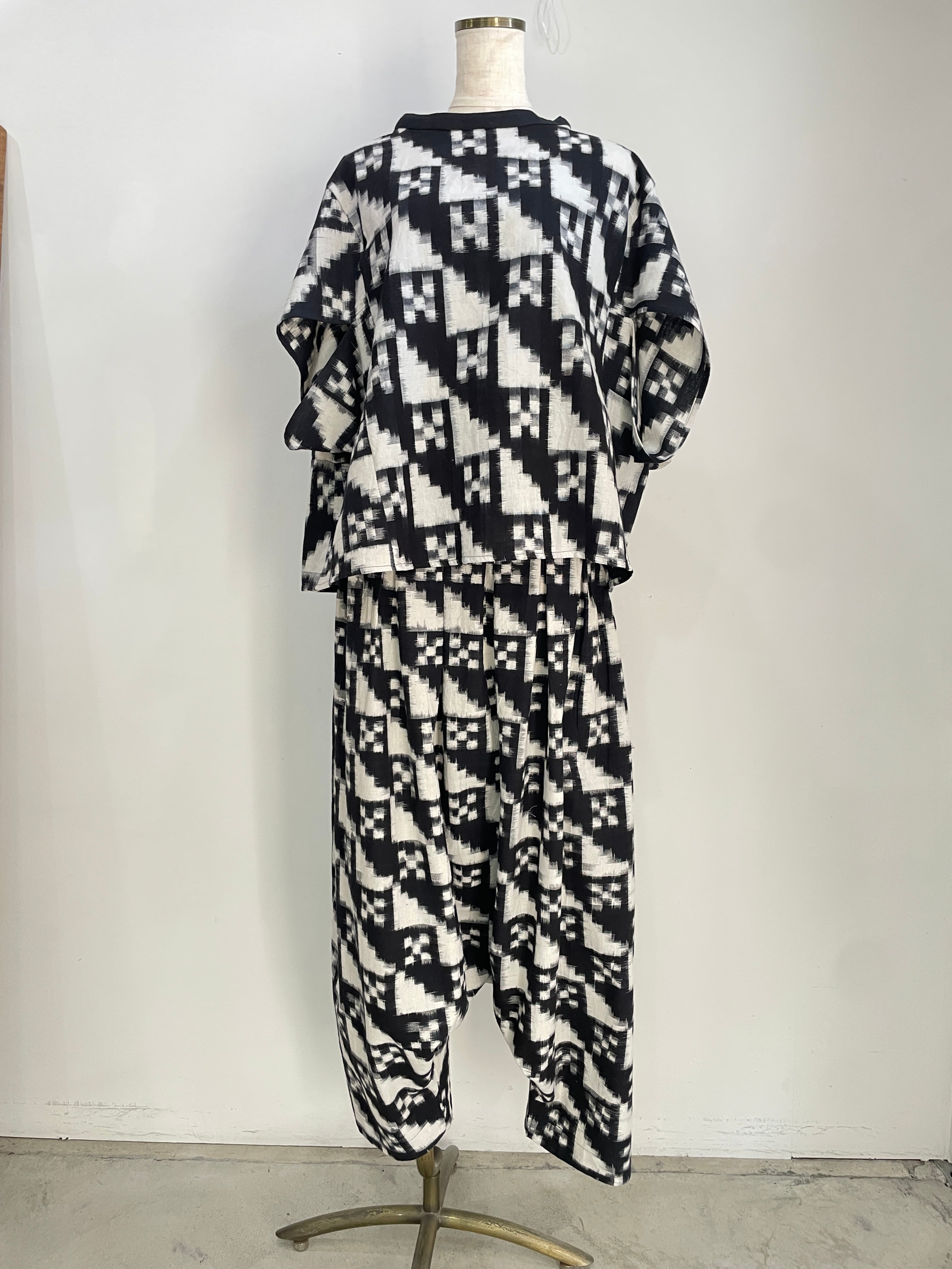 ARTISAV KHADI COTTON イカットBLACK&WHITE スクエア柄 サルエルパンツ
