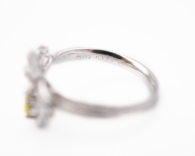 《Pt950》Petit Fleur._カナリーイエローダイヤモンド0.175ct_674R