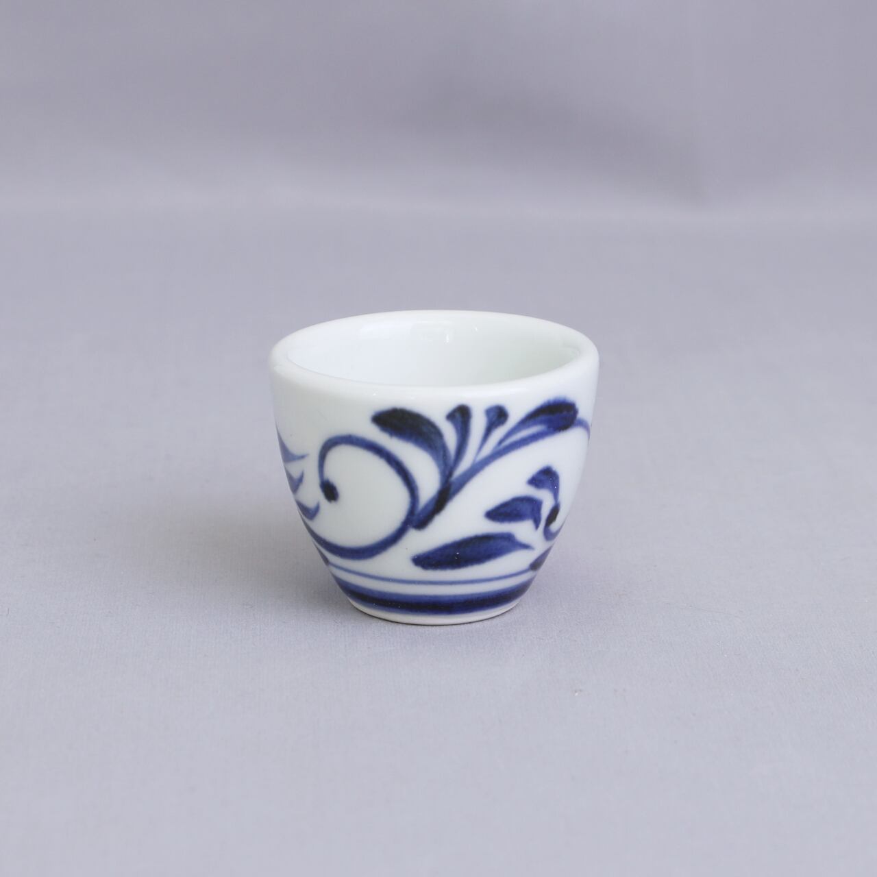 砥部焼 千山窯 ぐい呑（中） 唐草