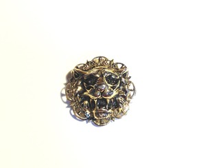 LION vintage scarf clip