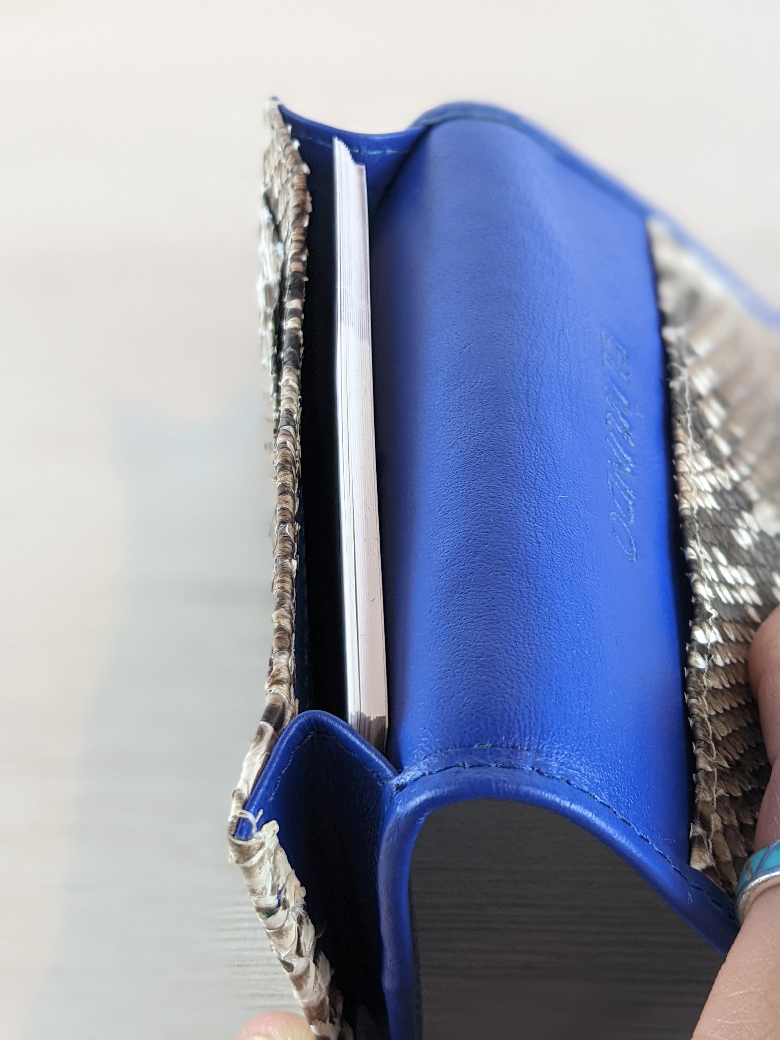 【新品未使用】名刺入れ　ガルーシャ　GANZO ガルーシャ 名刺入れ【表：ガルーシャ】【裏：パイソン】 商品