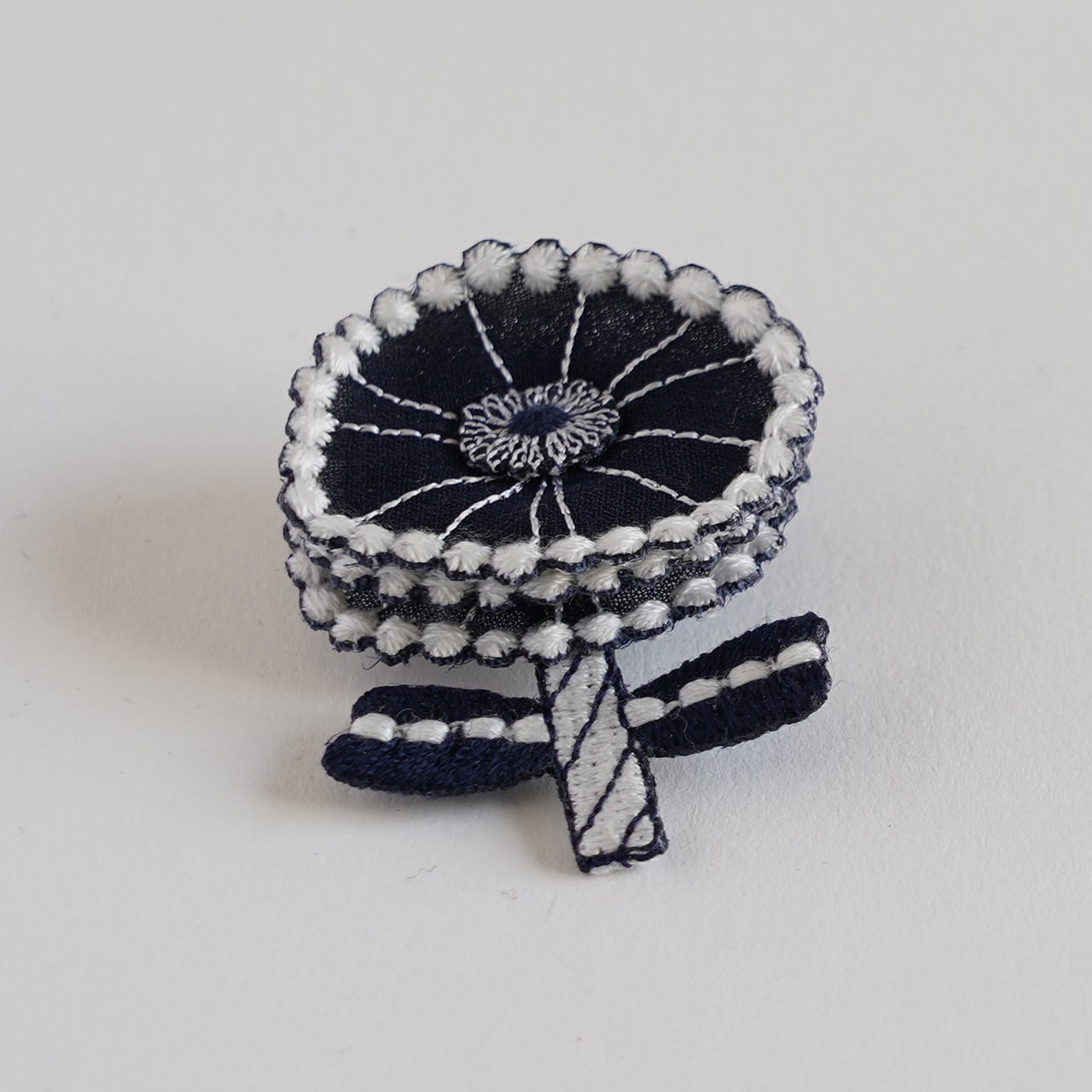 再入荷】Braw 立体刺繍ブローチ 
