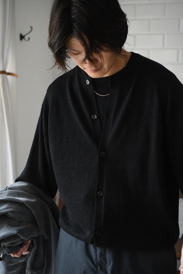 BATONER / RAMIE WOOL CREW CARDIGAN (Black)