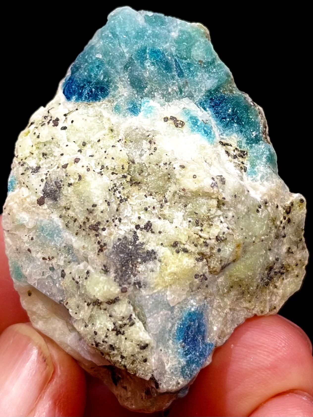 9) 蛍光「ソーダライト」原石 | レムリアの太陽