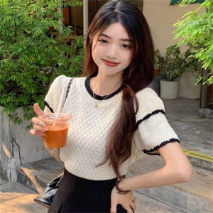 【送料無料】 トップス 2色 Tシャツ 2段フリル 袖あり 半袖 タートルネック Aライン フレア プルオーバー 薄手生地 かわいい 大人可愛い 大人女子 こなれ感 バイカラー シンプル カジュアル 大人 上品 おしゃれ お洒落 ラフ 無地 夏 20代 30代 40代 レディース 女性用 ママ ママ服 デート お出かけ お茶会 女子会 休日 着回し プチプライス カラバリ デイリーユース 普段使い 韓国 オルチャン ファッション 定番アイテム 着痩せ   プラスサイズ ホワイト グレー モノトーン