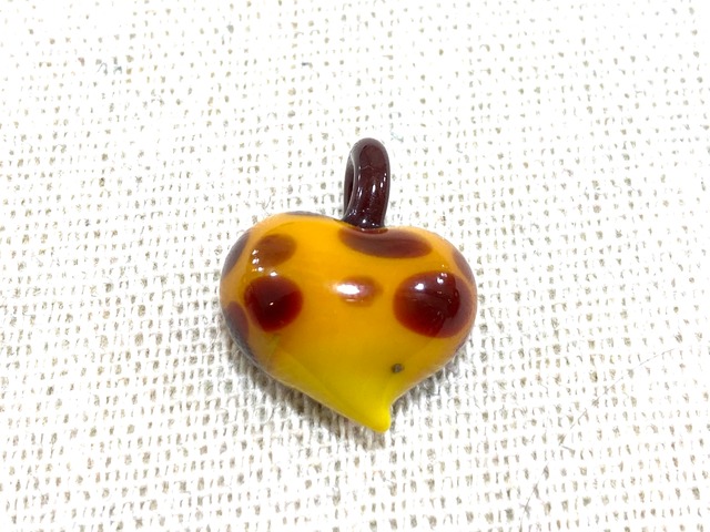 【ペンダント】ハート(きりん柄)