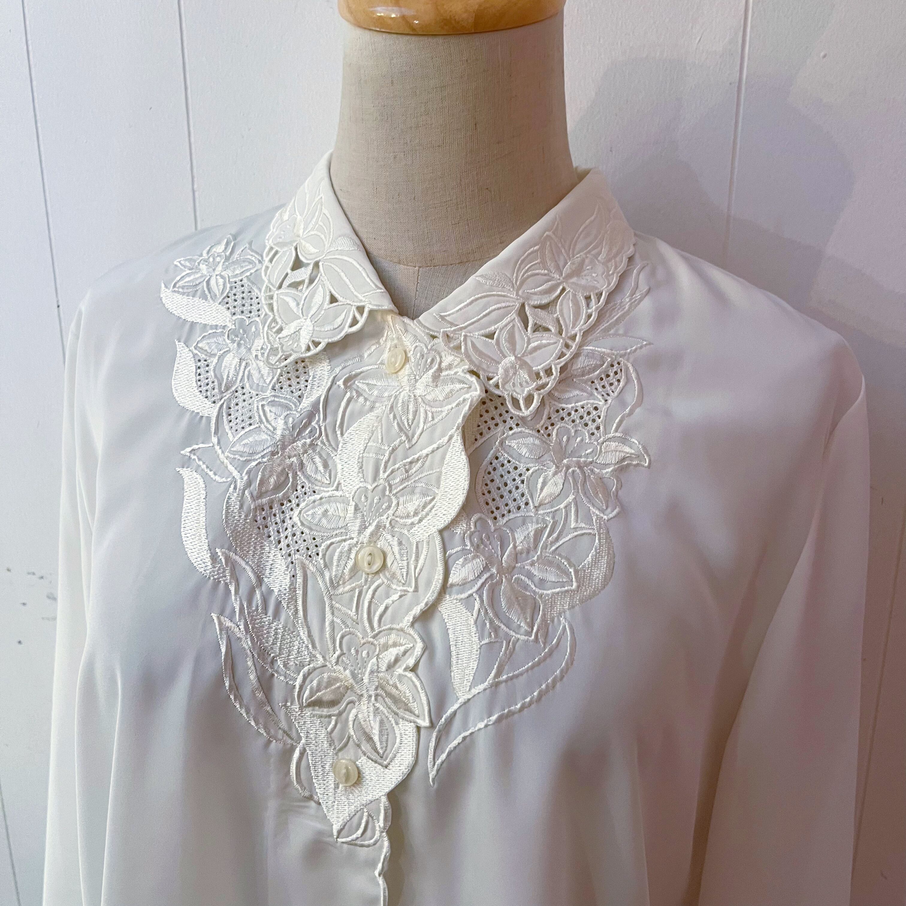 flower embroidery white blouse