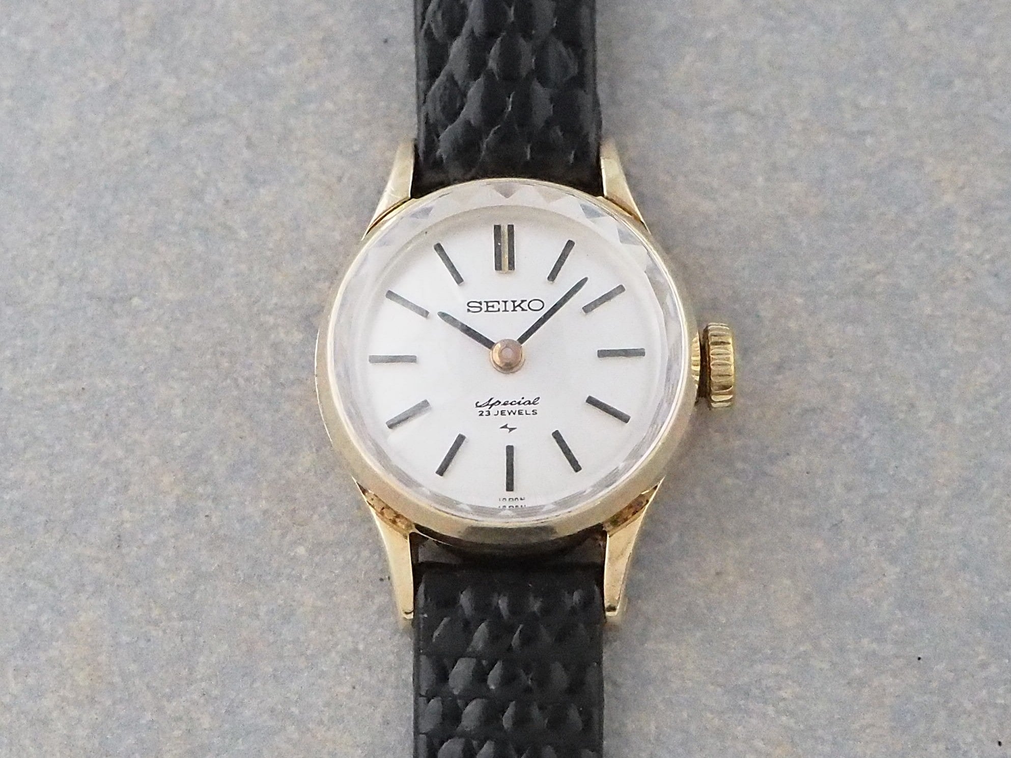 Vintage watch | L o'clock