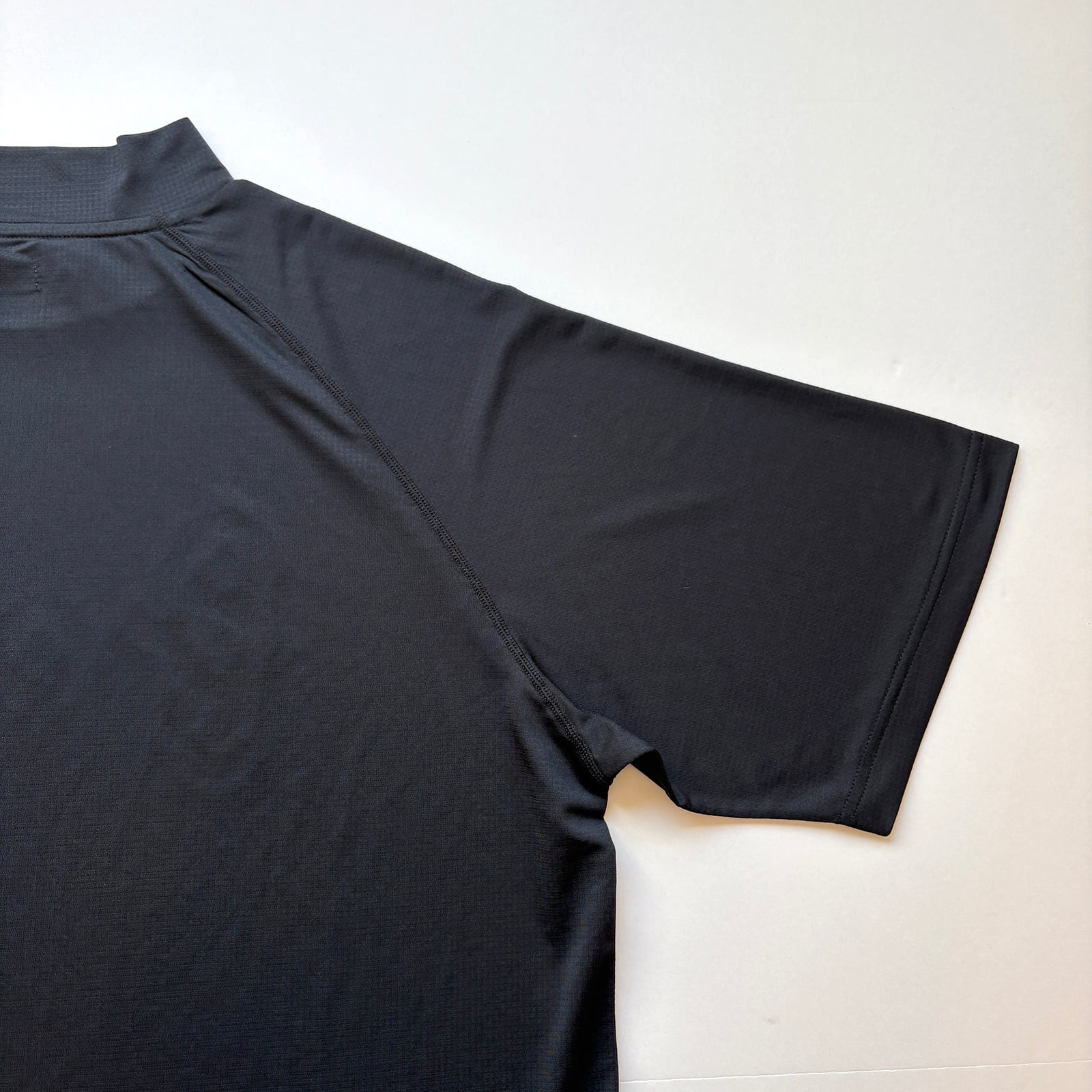SUPER LIGHT LOGO PRINT MOCK NECK SHIRT -BLACK- | 8G SHOOT WEBSTORE