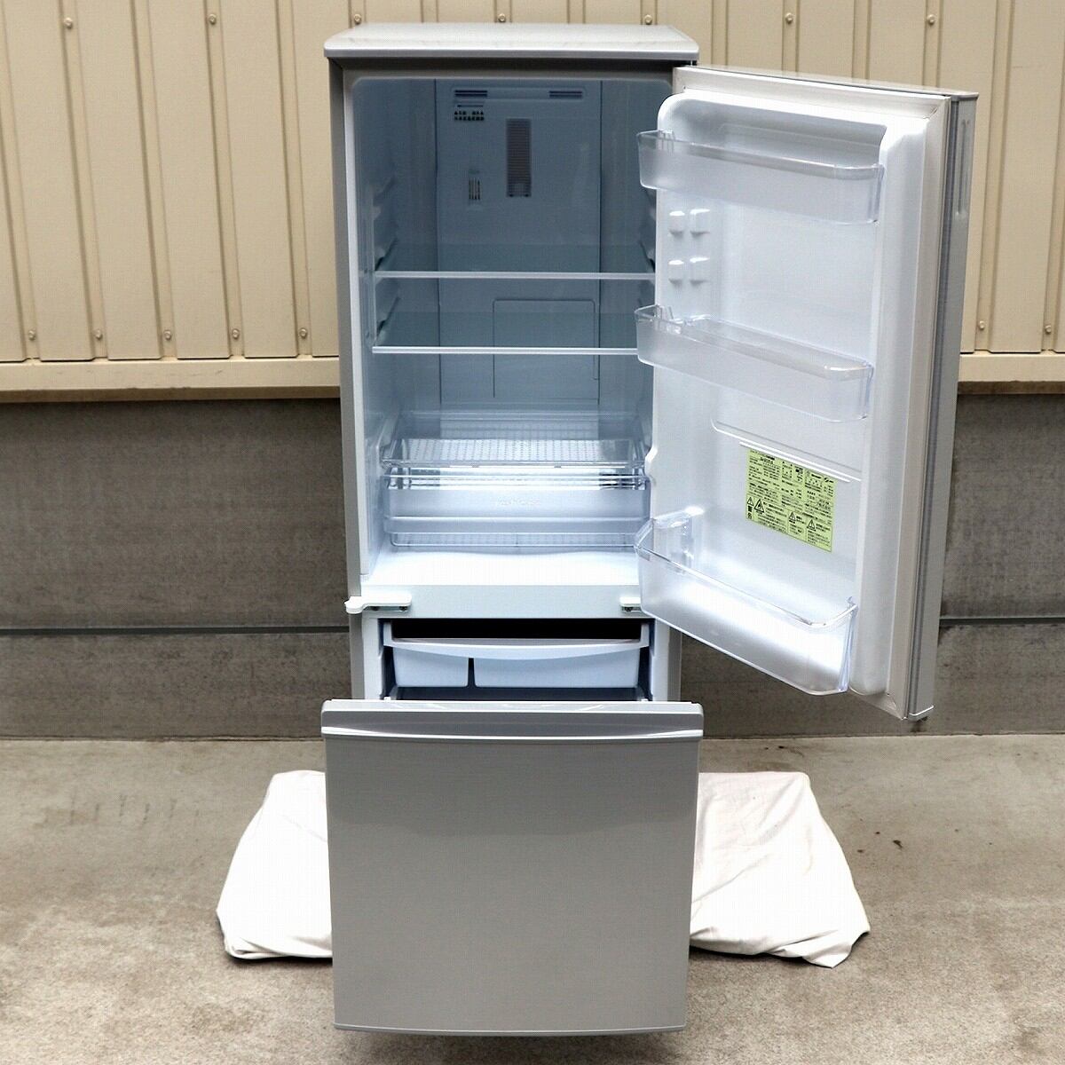 SHARP 167L 2019年製　美品 SHARP・シャープ・冷凍冷蔵庫・167L・つけかえどっちもドア・SJ-D17F-S