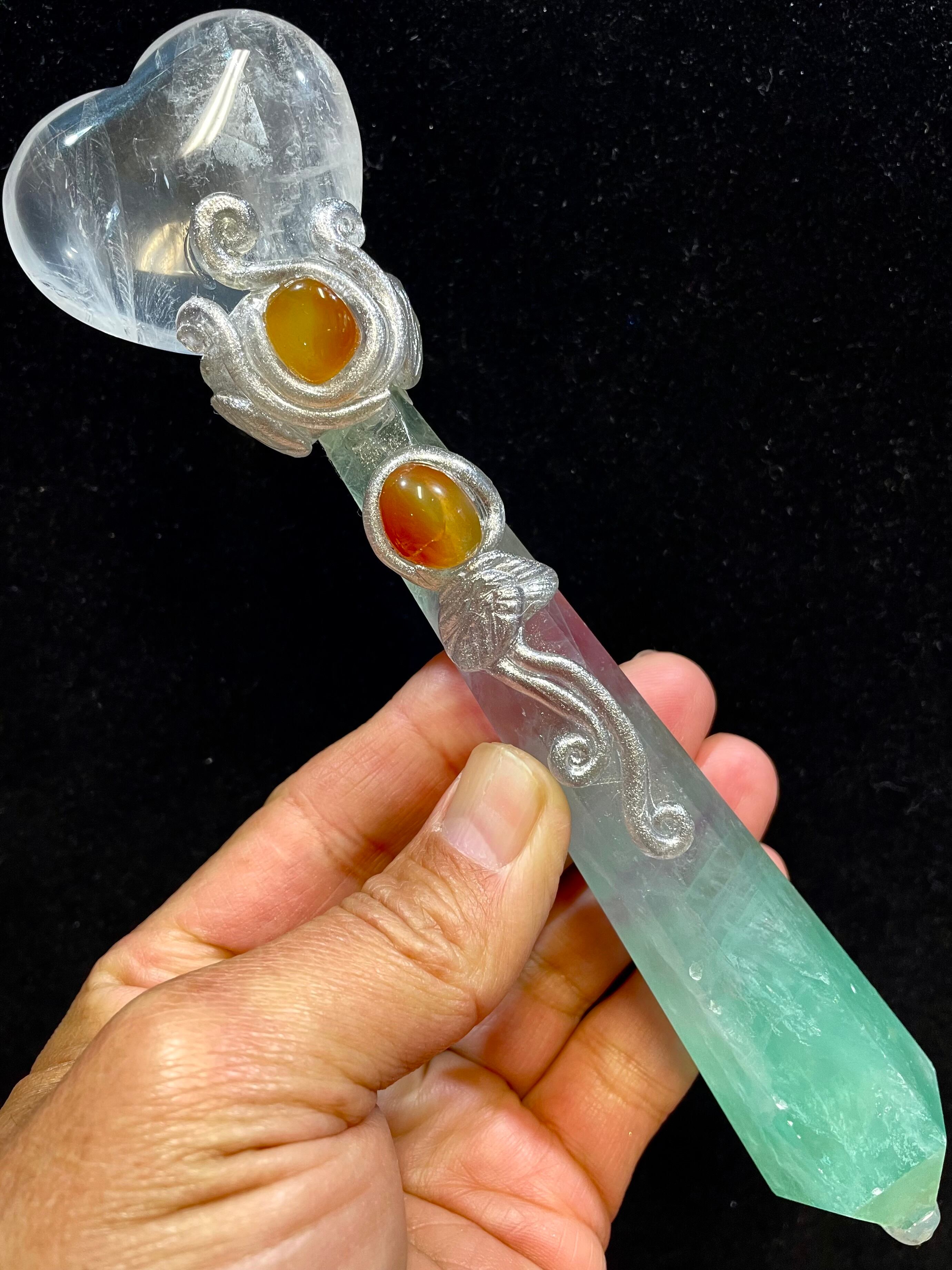 41) エネルギーを高める超アイテム!「アート・クリスタルワンド」ハンドメイド大型(台座付)