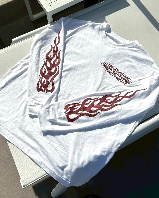 送料無料】FLAMES LONG T-SHIRTS/White | BARYFROMTHENORM