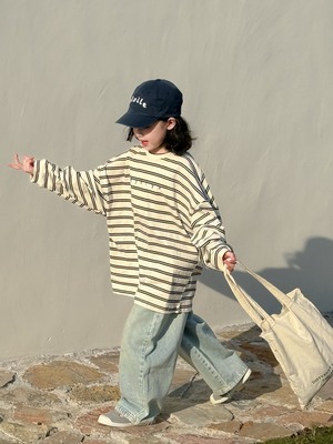《取寄》 オーバーサイズボーダーTシャツ (アイボリー) KMAI 2025春 韓国子供服 トップス カットソー Tシャツ ロンT 長袖 ルーズ ドロップショルダー (90~150cm)
